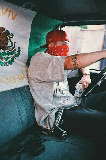 Nortenos Gangster, Mexican Punk, Mexican Gangster, Mexican Mafia, Look Kylie Jenner, Gangster Style, Chicano Love, Chola Style, Gang Culture