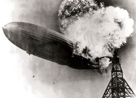 When the infamous zeppelin airship Hindenburg caught fire and crashed as it was landing in New Jersey back in 1937, the spectacular disaster was caught on film and audio. Here's how it went down. Aviation Accidents, Zeppelin Airship, Today In History, Surprising Facts, Vintage Aircraft, Air Travel, Sign Language, Led Zeppelin, Zeppelin