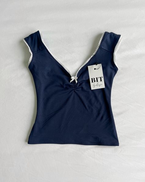 Where To Get Cute Tops, Cute Clothing Brands, 50s Tops, Soft Blue Outfit, Navy Blue Clothes, Cute Tops For Summer, Navy Blue Outfits, Italian Summer Fashion, Blue And White Outfit