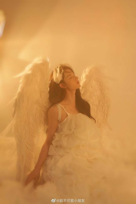 Debut Photoshoot, Ethereal Aesthetic, Angel Aesthetic, Photoshoot Themes, Photoshoot Concept, Poses References, Pose Reference Photo, Birthday Photoshoot, Photo Reference