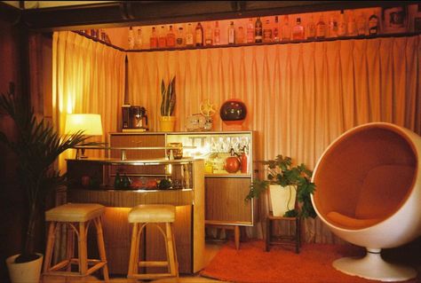 60s Office Decor, 70s Basement Aesthetic, 50s House Aesthetic, 60s House Interior, 70’s Home Decor, 60s Aesthetic Room, 60s Decor Home, Blue 70s Aesthetic, Aesthetic Living Room Modern