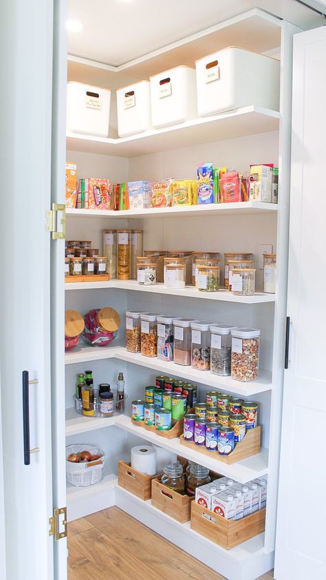 Desain Pantry Dapur, Small Pantry Ideas, Pantry Closet Design, Open Pantry, Dream Pantry, House Pantry, Pantry Inspiration, Small Pantry Organization, Pantry Room