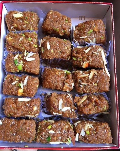 Sohan Halwa, Easy Indian Dessert Recipes, Easy Indian Dessert, Vegetarian Fast Food, Foodie Instagram, Superfood Recipes, Delicacy Food, Food Drink Photography, Indian Desserts