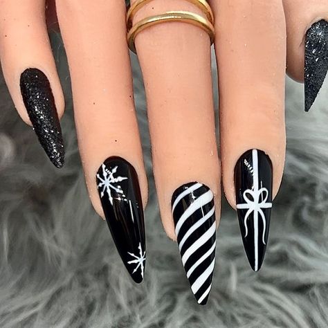 nails nail art nail nail designs nail polish bright nails nail ideas nail art designs nails acrylic nails art nails design nails ideas nail art ideas December Nails, Red Christmas Nails, Gothic Nails, Winter Nails Acrylic, Christmas Gel Nails, Goth Nails, Christmas Nails Acrylic, White Nail, Nagel Inspo