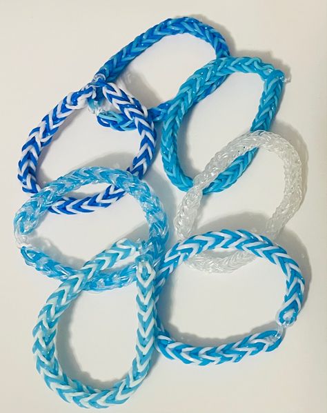 Bracelet Patterns Rainbow Loom, Ideas For Rubber Band Bracelets, Rubber Bands Bracelets Ideas, Loom Band Bracelets Color Ideas, Band Bracelets Rubber, Aesthetic Rubber Band Bracelets, Look Bracelet Ideas Rubber Bands, Aesthetic Loom Bracelets, Loom Band Colour Ideas