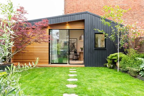 Tiny Guest House, Backyard Guest Houses, Studio Shed, Room Looks, Backyard Studio, House Backyard, Garden Suite, Modern Extension, Backyard Office