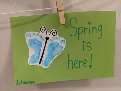 Spring Toddler Art Projects, Spring Art Work For Toddlers, Spring Crafts For Infants Baby, Hello Spring Crafts For Toddlers, April Toddler Lesson Plans, April Projects For Toddlers, Spring Infant Crafts Footprint Art, Spring Crafts For Toddlers Daycare, Spring Crafts Babies