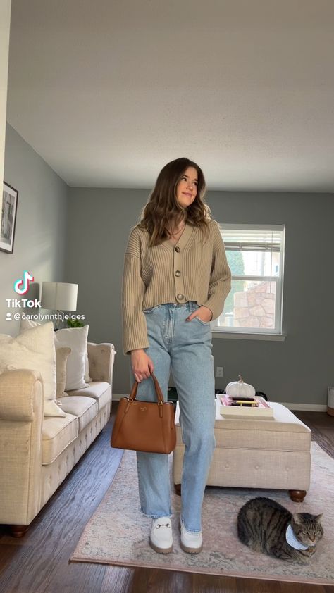 White Platform Loafers Outfit, Cardigan Jeans Outfit, Short Cardigan Outfit, Platform Loafers Outfit, Cardigan With Jeans, Cardigan With Shorts, Loafers Outfit, Work Fits, Fall Closet