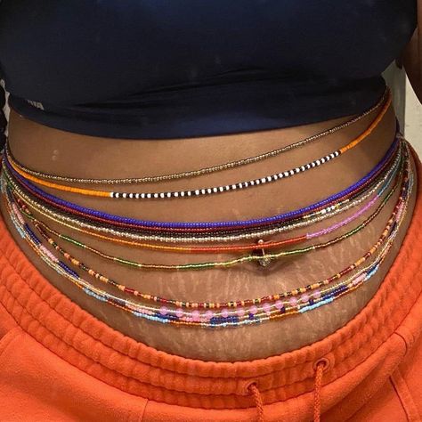 Waist Beads Outfit, The Beauty Of A Woman, Waist Beads African, Waist Jewelry, Beads Craft Jewelry, Belly Jewelry, Waist Beads, Beads Bracelet Design, Jewelry Fashion Trends