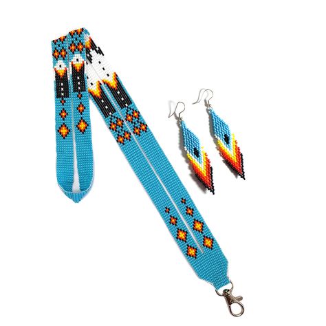 PRICES MAY VARY. Beaded with polymer fibers for durability Material: Cz Glass Seed Beads 11/0 Hechos a mano con cuentas de estilo nativo americano con tarjetas de identificación Wear your id card with this tradiotionaly beaded premium strap beaded lanyard with matching Beaded Earrings,Native American style Lanyard, beaded badge holder,ID card holder,Loom Beaded Lanyard Beaded Earrings Native American, Loom Designs, Weaving Loom Diy, Earrings Native American, Beautiful Beaded Jewelry, Bead Loom Designs, Beaded Earrings Native, Beaded Lanyard, Huichol Art