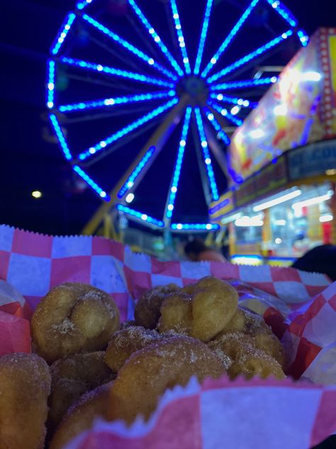 Carnival Date Aesthetic, Summer Carnival Aesthetic, Carnival Core, Carnival Pics, Carnival Pictures, Aesthetic Carnival, Carnival Photo Shoots, Carnival Aesthetic, Fair Aesthetic