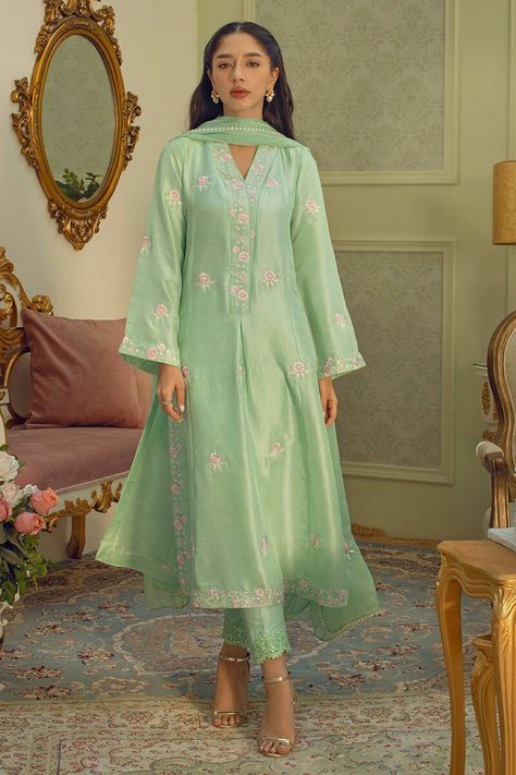 Ansab Jahangir, Desinger Dresses, Pants With Lace, Suits Pakistani, Flower Machine Embroidery Designs, Latest Dress Design, Designer Kurti Patterns, Kurti Patterns, Embroidery On Kurtis