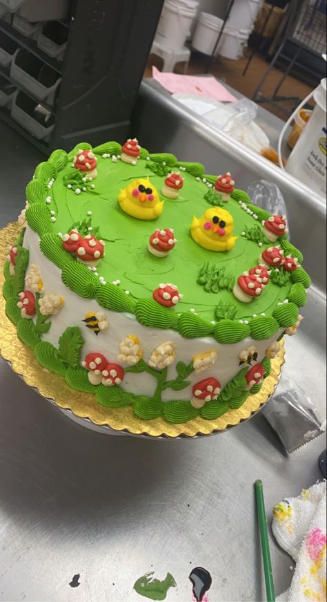 Cute Spring Cake Ideas, April Cake Ideas, Spring Cake Ideas Easy, Spring Themed Cake, Birthday Cake Decorating Ideas For Women, Spring Cakes Ideas, Spring Cake Decorating, Sheet Cake Decorating Ideas Birthday, Round Cake Designs