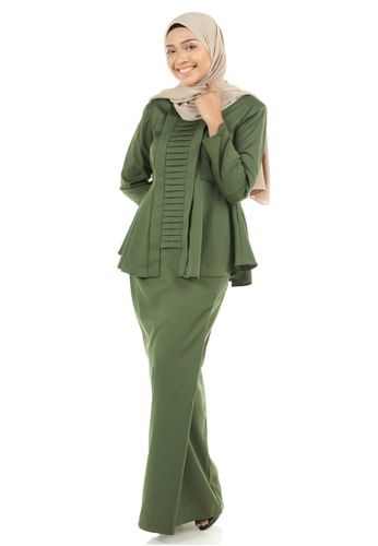 Kebaya Peplum, Baju Kurung Moden, Kebaya Modern, Kurung Moden, Muslimah Fashion Outfits, Green Top, Muslimah Fashion, Green Tops, Square Necklines