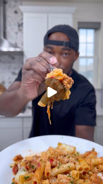 Daven Gates aka OneStopChop on Instagram: "Baked Ziti is one of the first dishes I learned how to make and still is one of my favorite til this day!!! . . . . #bakedziti #pasta #dinner #onestopchop" Cold Healthy Pasta, Pasta Recipes Cold, Ziti Recipes, Baked Ziti Recipe, Homemade Sauce Recipes, Healthy Pasta, Soul Food Dinner, Diner Recept, Pasta Dinner Recipes