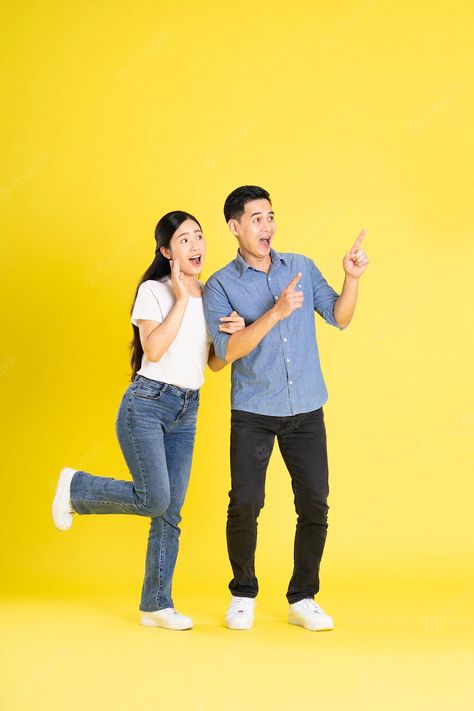 Photography Figure For Couple, People Full Body Photography, Couple Poses Full Body Reference, Full Body Couple Poses, Fullbody Pose, Stock Poses, Asian Couple, Air Asia, Poses Couple