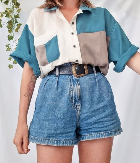 80s Summer Fashion, 80s Summer Outfits, Shirt And Denim Shorts, Vintage Button Up Shirt, 1980s Outfits, 80s Inspired Outfits, 80s Fashion Outfits, Vintage Hearts, 90s Actors