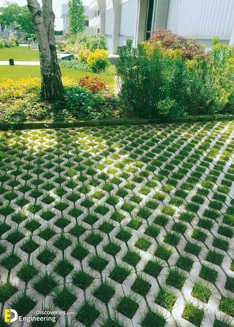 How To Lay A paver Walkway With Grass In Between | Engineering Discoveries Grass Pavers Driveway, Walkways Ideas, Grass Driveway, Garden Walkways, Design Per Patio, Grass Pavers, Garden Pavers, Garden Pathways, Outdoor Pavers