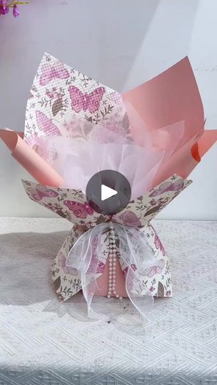 Bouquet Wrapping Tutorial, Wrapping Tutorial, Bouquet Wrapping, Money Bouquet, Bouquet Wrap, How To Wrap Flowers, Diy Flowers, Wrapping Paper, Flowers Bouquet