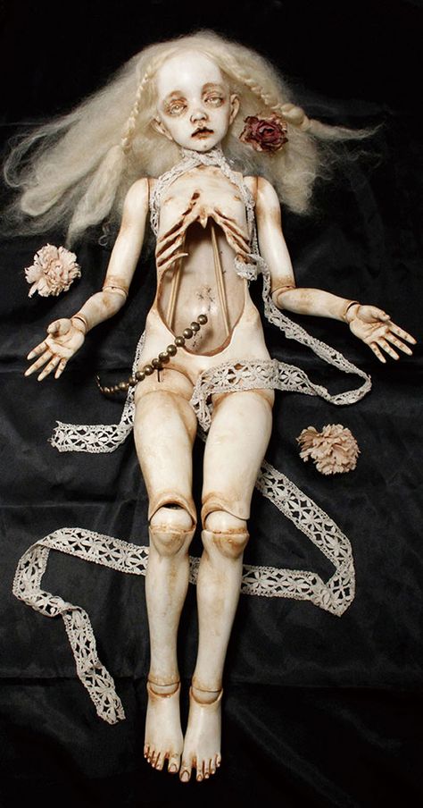 Creepy Doll, Doll Aesthetic, Haunted Dolls, Original Dolls, Gothic Dolls, Creepy Dolls, Arte Horror, Pretty Dolls, Creepy Cute