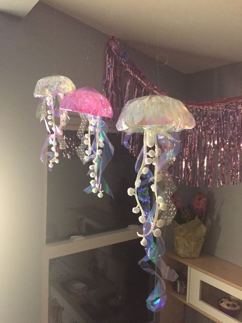 Fish Decorations, Jellyfish Decorations, Decorations For Party, Seni Vintage, 22 December, Themed Bedroom, Deco Originale, Jelly Fish, Cute Room Ideas