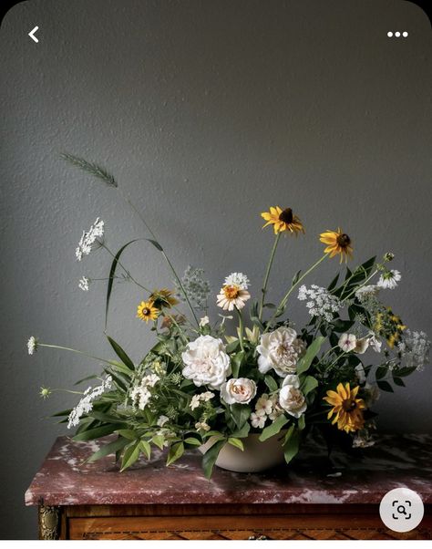 Mountain Flower Arrangements, Antique Floral Arrangements, Cottage Floral Arrangements, Monochrome Floral Arrangement, Meadow Floral Arrangement, Wild Flowers Arrangements, Monochrome Flower Arrangement, Earthy Floral Arrangements, Late Summer Floral Arrangements