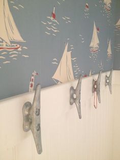 Bathroom Wallpaper Nautical, Diy Nautical Decor, Boat Cleat, Deco Marine, Nautical Diy, Boat Cleats, Decorating Bathroom, Nautical Bathrooms, Coastal Bedrooms