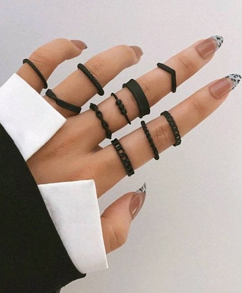 Black Ring Set, Black Fingers, Jewerly Set, Hollow Ring, Punk Vintage, Knuckle Ring, Ring Trends, Wide Ring, Punk Jewelry