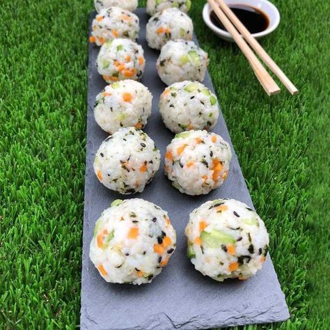 A healthier WW recipe for Anna's sushi balls ready in just 15. Get the SmartPoints value plus browse 5,000 other delicious recipes today! Sushi Balls, Sushi For Kids, Sushi Recipes Homemade, Ww Recipe, Homemade Sushi, Sushi Recipes, Sushi Rice, Asian Cooking, Ww Recipes