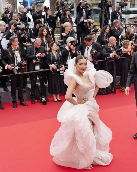 Fashion creator Niki Mehra's glamorous look from Cannes Film Festival😍 @nikimehra Outfit: @hacchic_couture Jewelry: @kickyandperky Hair bun: @divadivinehair MUA: @subliimia Makeup Partner: @lovecolorbar Shot by: @singhstudioparis Heels: @aands_official Assisted by: @anushkabaluni & @snehaasnani09 #wishnwed #nikimehra #CannesFilmFestival #festivaldecannes #cannes2024 #trending #redcarpet #redcarpetlook #fashioncreator #feelitreelit #whitegown #gowns #designergown #celebrity #india... Niki Mehra, Fashion Creator, Red Carpet Look, Glamorous Look, White Gowns, Couture Jewelry, Hair Bun, Designer Gowns, Cannes Film Festival