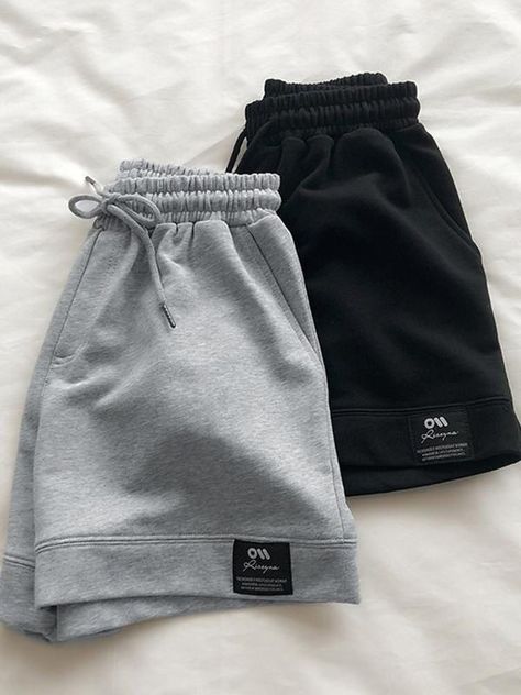 Mode Zara, Easy Trendy Outfits, Jogger Shorts, Sweat Shorts, Cute Simple Outfits, Mode Streetwear, Casual Style Outfits, Shorts Black, Teen Fashion Outfits