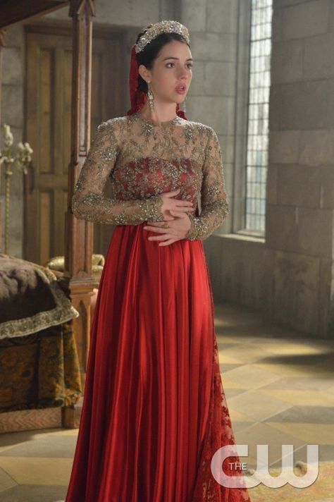 Queen Mary Reign, Reign Outfits, Reign Cast, Reign Tv Show, Marie Stuart, Reign Mary, Reign Fashion, Reign Dresses, Mary Stuart