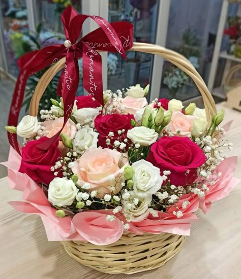 Flower Basket Ideas Floral Arrangements, Basket Floral Arrangements, Flower Basket Bouquet, Flower Basket Ideas, Basket With Flowers, Girl Baby Shower Centerpieces, Diy Gifts For Mothers, Basket Flower Arrangements, Ribbon Flowers Bouquet