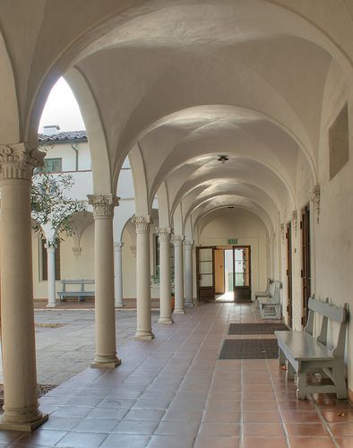 arches hallway pillars building architecture Arches Hallway, Architecture Boards, House Pillars, Architecture Ceiling, Small Apartment Sofa, Doric Column, Mediterranean Interior, Addition Ideas, Mediterranean Architecture