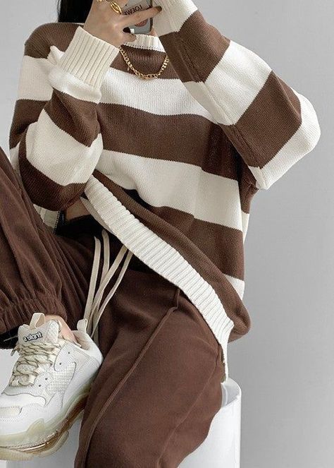 Skirt Styling, Striped Sweaters, 00s Mode, Mode Kawaii, Korean Casual Outfits, Sweater Outfit, Everyday Fashion Outfits, Casual Day Outfits, Quick Outfits