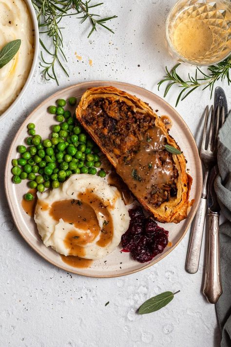 Vegan Wellington - Crumbs & Caramel Veggie Wellington, Vegetarian Wellington, Vegan Wellington, Mushrooms Roasted, Christmas Food Photography, Vegan Meat Recipe, Frozen Butternut Squash, English Classic, Vegan Beef