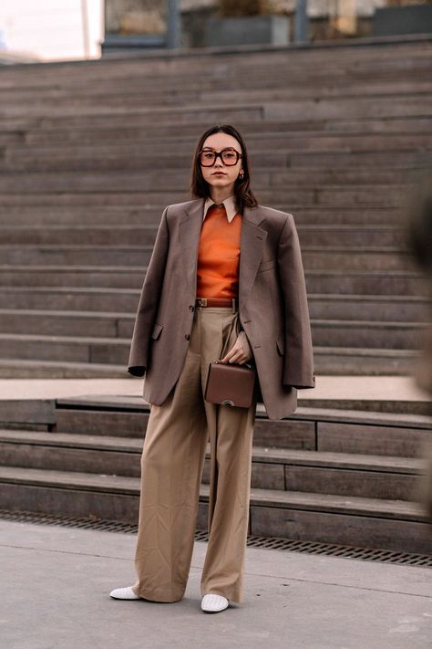 The Street Style At Paris Fashion Week Is Making Us Rethink Our Wardrobe+#refinery29uk Baddie Winter Outfits, Paris Fall Fashion, Street Style Fall Winter, Mode Instagram, Stylish Work Attire, Moda Paris, Paris Fashion Week Street Style, Mode Chic, Outfit Trends