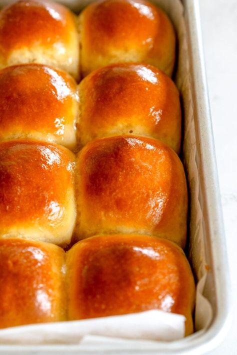 Parker House Rolls Half Baked Harvest, Parker Rolls Recipe, Parkerhouse Rolls Recipe, Parkerhouse Rolls, Shaped Dinner Rolls, Easy White Bread, Dinner Rolls Recipe Homemade, Parker House Rolls Recipe, Quick Bread Rolls