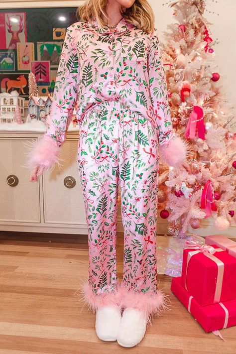 Holly Print, Shirt Collar Styles, Pink Holiday, Christmas Pajama Set, Party Kleidung, Traje Casual, Size Chart For Kids, Cute Pajamas, Holiday Prints