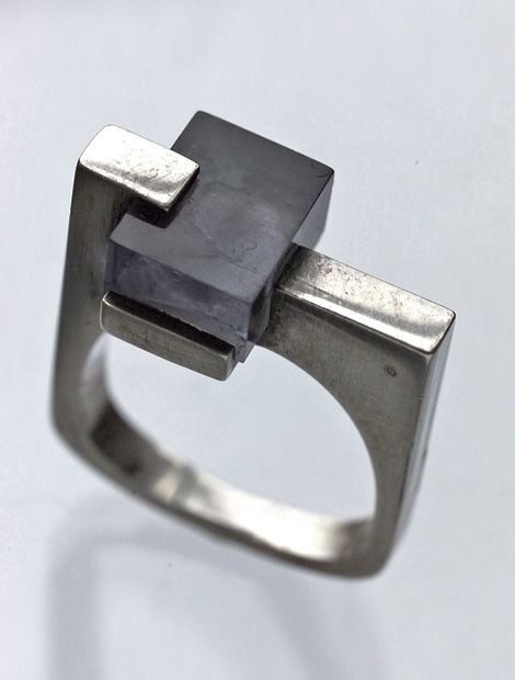 Bauhaus inspired ring Bijoux Art Deco, Ring Man, Ring Gifts, Modernist Jewelry, Contemporary Jewellery, Contemporary Jewelry, Schmuck Design, Modern Jewelry, Bauhaus