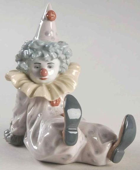 Send In The Clowns, Lladro Figurines, Cute Clown, Vintage Clown, Clowning Around, The Clown, Arte Horror, Porcelain Figurines, Vintage Porcelain