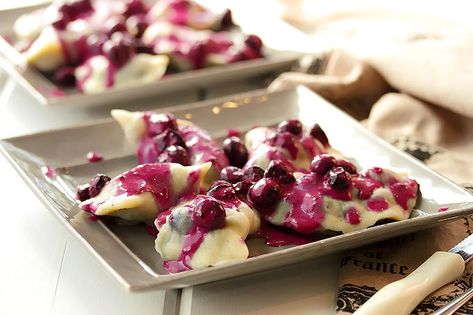 Blueberry Perogies with Blueberry Sour Cream Sauce Blueberry Perogies, Pierogies Homemade, Homemade Perogies, Perogies Recipe, Pierogi Recipe, Sour Cream Sauce, Blueberry Sauce, Stuffed Cabbage, Ukrainian Recipes