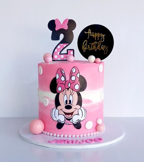 Dort Minnie, Birthday Kek, Minnie Mouse Cake Design, Birth Cakes, Cake Designs For Kids, Mickey Mouse Birthday Cake, 14th Birthday Cakes, Minnie Mouse Birthday Party Decorations, Minnie Mouse Birthday Cakes