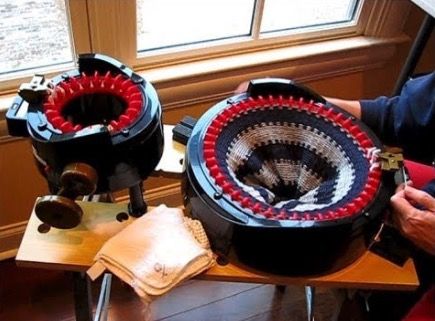 Knitting Machine Tutorial, Addi Express, Addi Knitting Machine, Loom Machine, Trendy Knitting, Finger Crochet, Circular Knitting Machine, Knitting For Charity, Knitting Machines