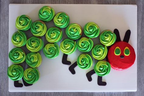 The Very Hungry Caterpillar Cupcake Cake 2019 Caterpillar Cupcakes, Hungry Caterpillar Cupcakes, Hungry Caterpillar Cake, Kids Birthday Party Food, Caterpillar Cake, Hungry Caterpillar Birthday, Hungry Caterpillar Party, Kids Party Food, The Very Hungry Caterpillar