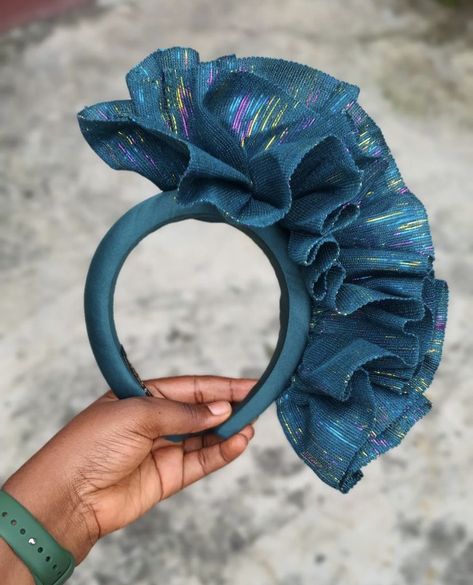 Afrocentric Women, African Headband, Headgear Fashion, Unique Fascinators, African Head Scarf, Fascinator Hats Diy, African Hair Wrap, Classy Hats, Diy Hair Accessories Ribbon