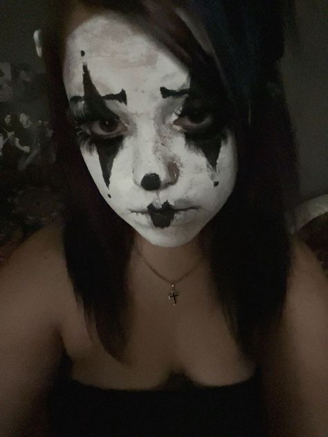 Scary Female Clown Costume, Icp Juggalo Face Paint, Horror Makeup Ideas Easy, Jugallo Makeup, Clown Makeup Black And White, Emo Clown Makeup, Icp Clown Makeup, Icp Concert, Creepy Clown Girl