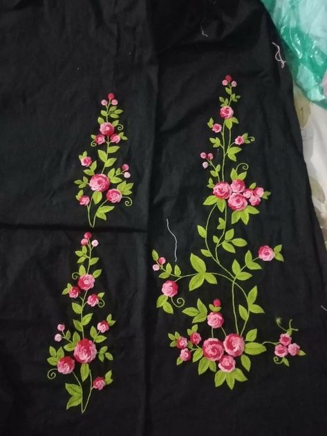 Suit Designs Embroidery, Thread Work Suit, Bullion Rose, Mekhela Chador, Bullion Embroidery, Machine Embroidery Designs Projects, Silk Ribbon Embroidery Patterns, Designer Bed Sheets, Embroidery Patterns Flowers