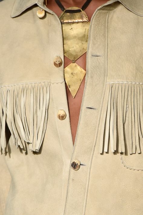 Details at Ralph Lauren RTW Spring 2017 [PHOTOS] Lauren + Core + Aesthetic, Western Chic Outfits, Lauren Core, Ralph Lauren Western, Urban Cowgirl, Core Wardrobe, Cowgirl Fashion, Style Bundle, Country Fashion Women