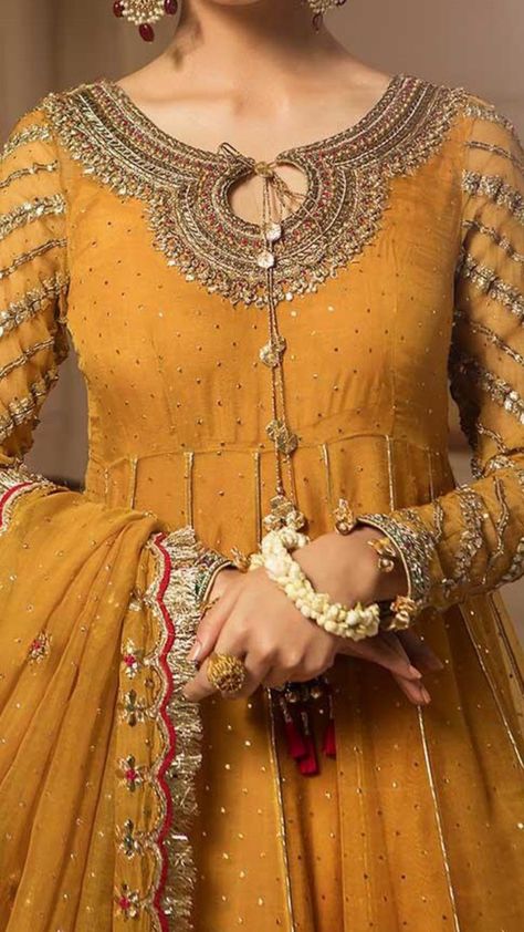 Beautiful Neck Design with Gotta Patti Lac Mehndi Mayon Dresses For Bride And Groom Sister- Wedding Dresses For Mehndi Function #mehndidress #mayondress #bridesister Mayon Dresses For Bride, Dresses For Mehndi Function, Mayon Dresses, Pakistani Wear, Mehndi Function, Function Dresses, Mehendi Outfits, Beautiful Neck, Gotta Work